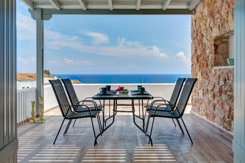 Desiterra Resort Suites & Villas Karterádos Eksteriør bilde