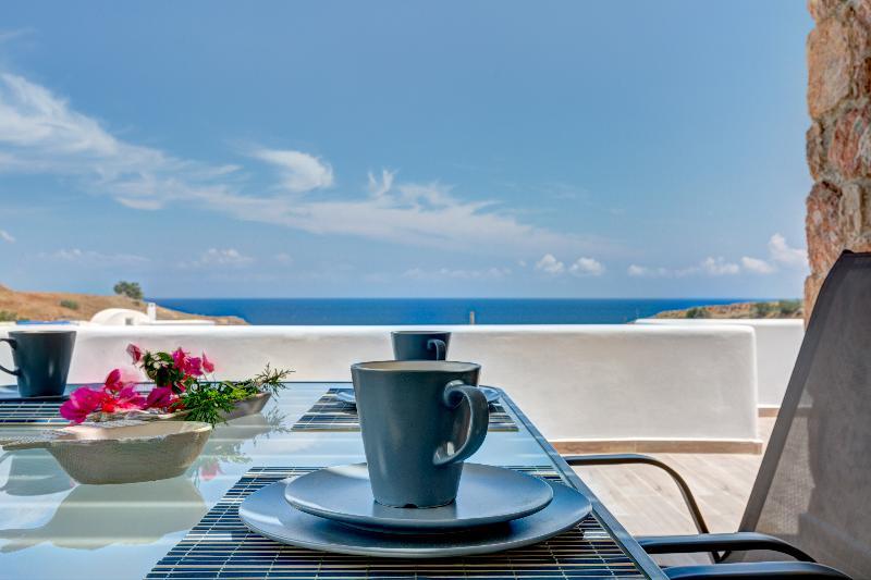 Desiterra Resort Suites & Villas Karterádos Eksteriør bilde