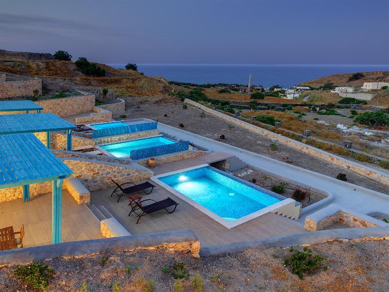 Desiterra Resort Suites & Villas Karterádos Eksteriør bilde
