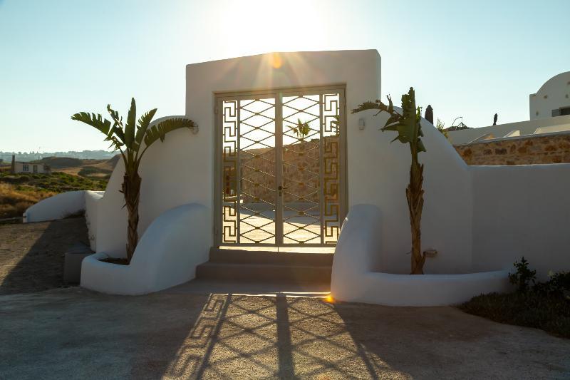 Desiterra Resort Suites & Villas Karterádos Eksteriør bilde